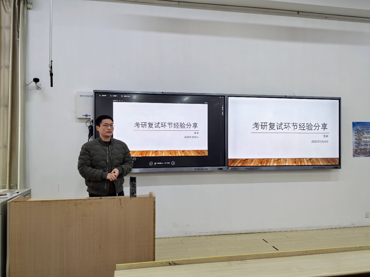 說明: 圖片包含 室內, 男人, 站, 女人AI 生成的內容可能不正確。